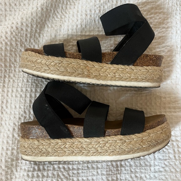 Sandals - Picture 4 of 5